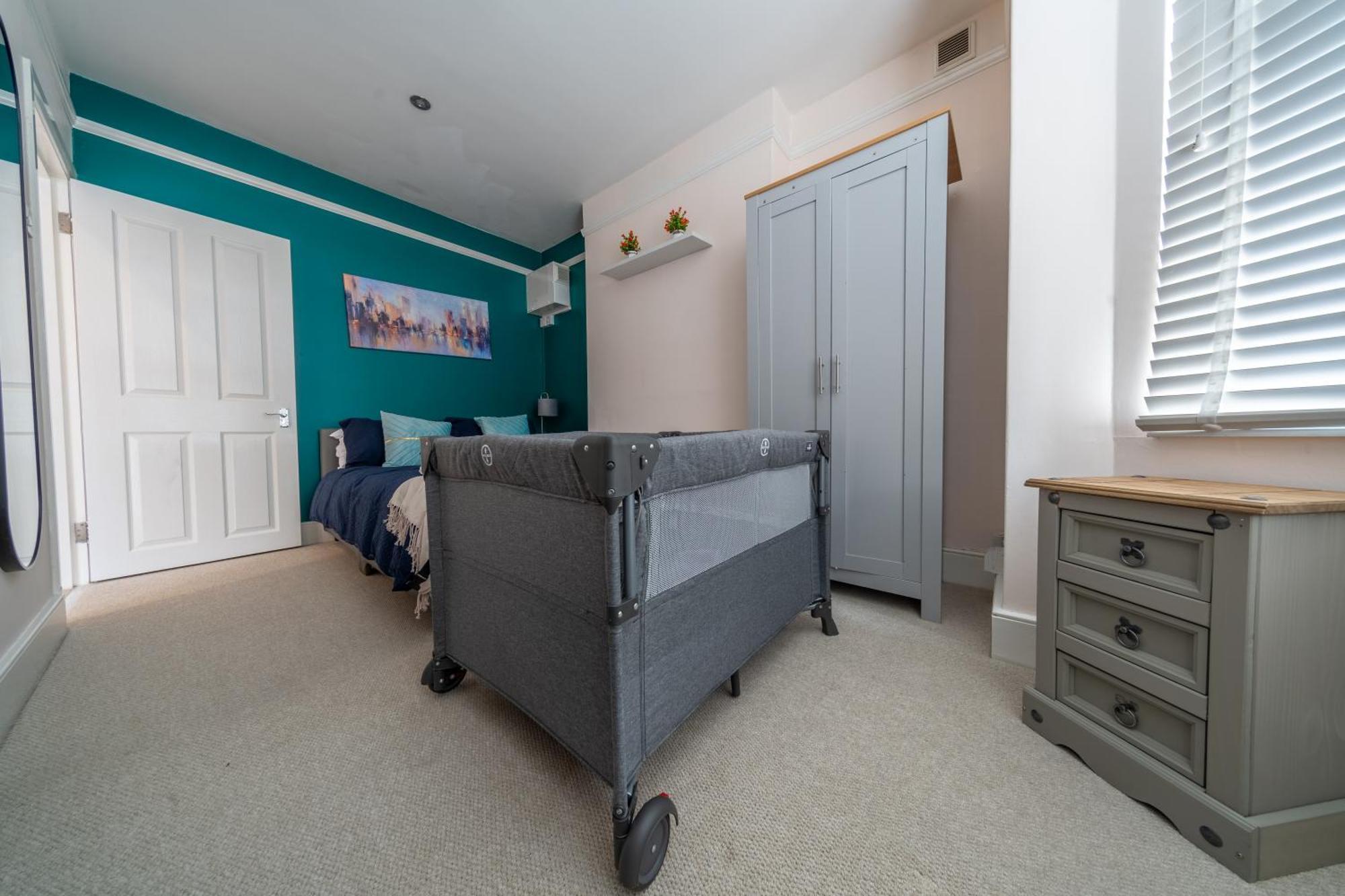 Apartament Beautiful 2 Bedroom With Private Garden In Wimbledon - Minutes From Londra