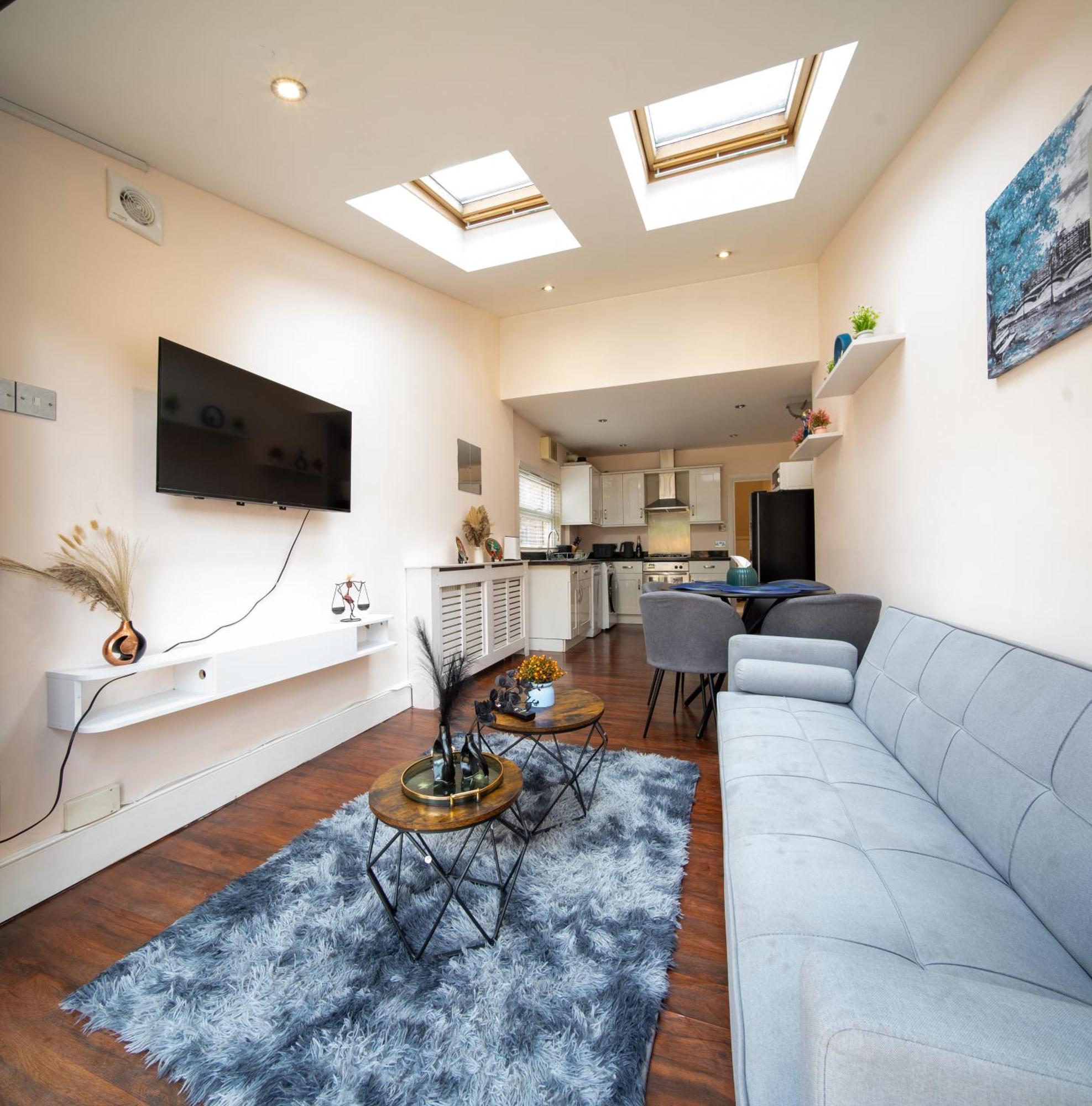 Beautiful 2 Bedroom With Private Garden In Wimbledon - Minutes From Apartament Londra